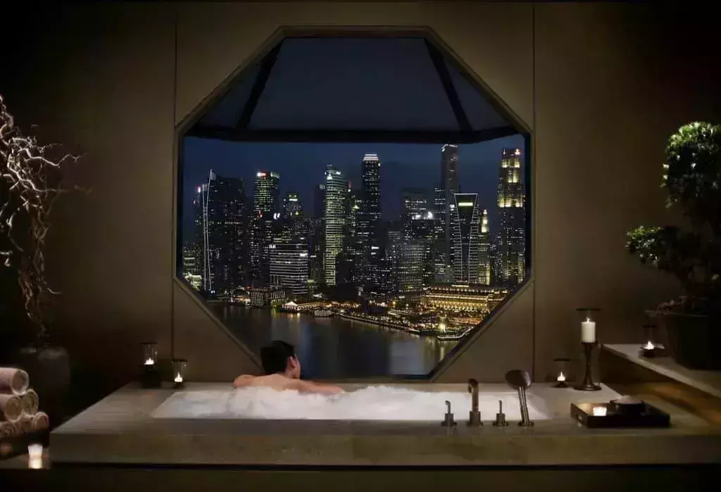 Iconic octagonal window