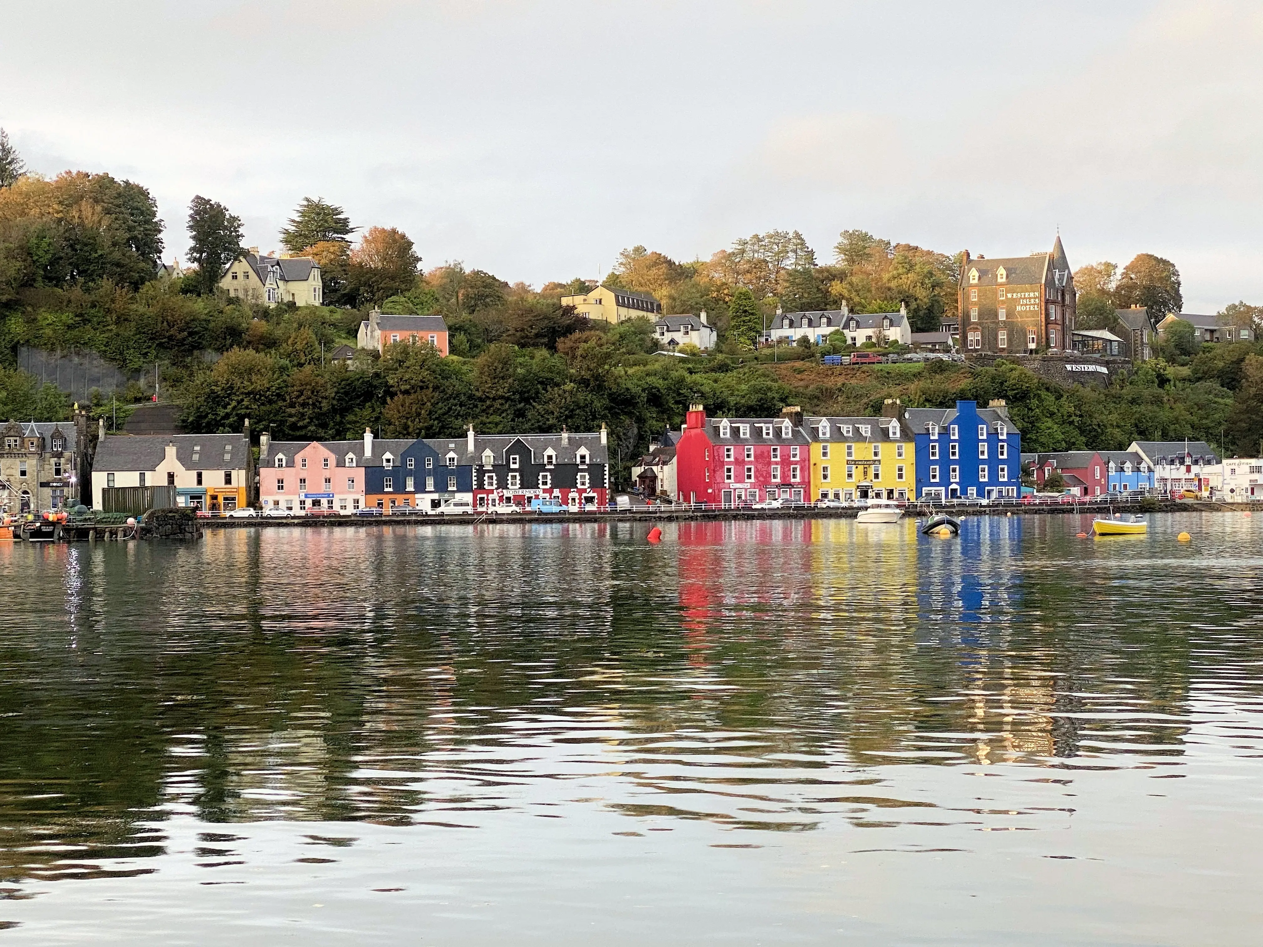 Colourful waterfront houses and harbour in Tobermory, Isle of Mull