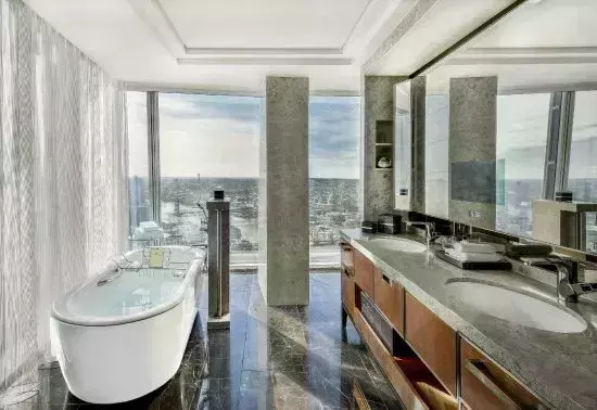 instagrammable hotel bathrooms