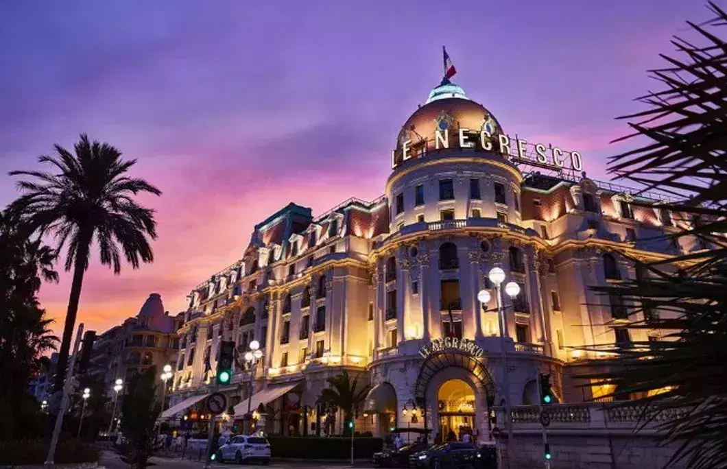 Hotels in Nice or Marseille