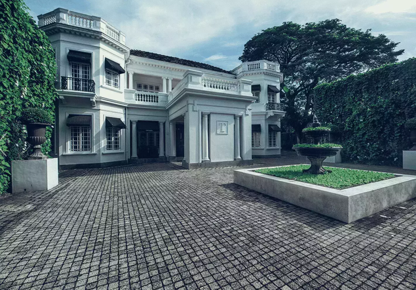 The Luxury Paradise Road hotel