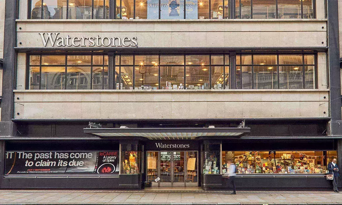 Best Bookshops in London Waterstones Piccadilly