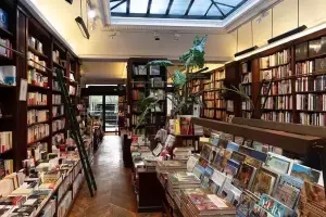 The 7 Best Bookshops in Paris