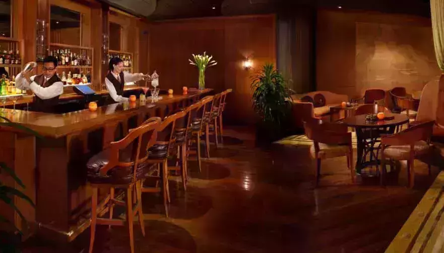 Lewers Lounge Bars in Honolulu