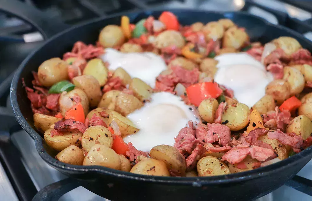 Montr&amp;amp;amp;amp;amp;amp;amp;amp;eacute;al Smoked Meat Hash