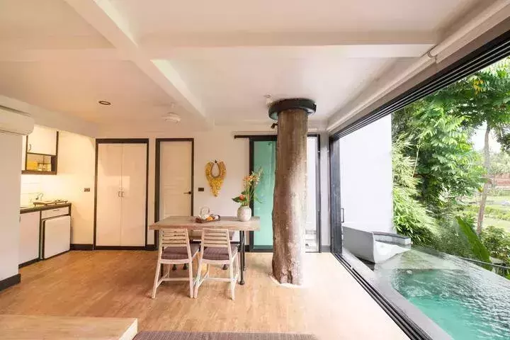 treehouse Airbnb