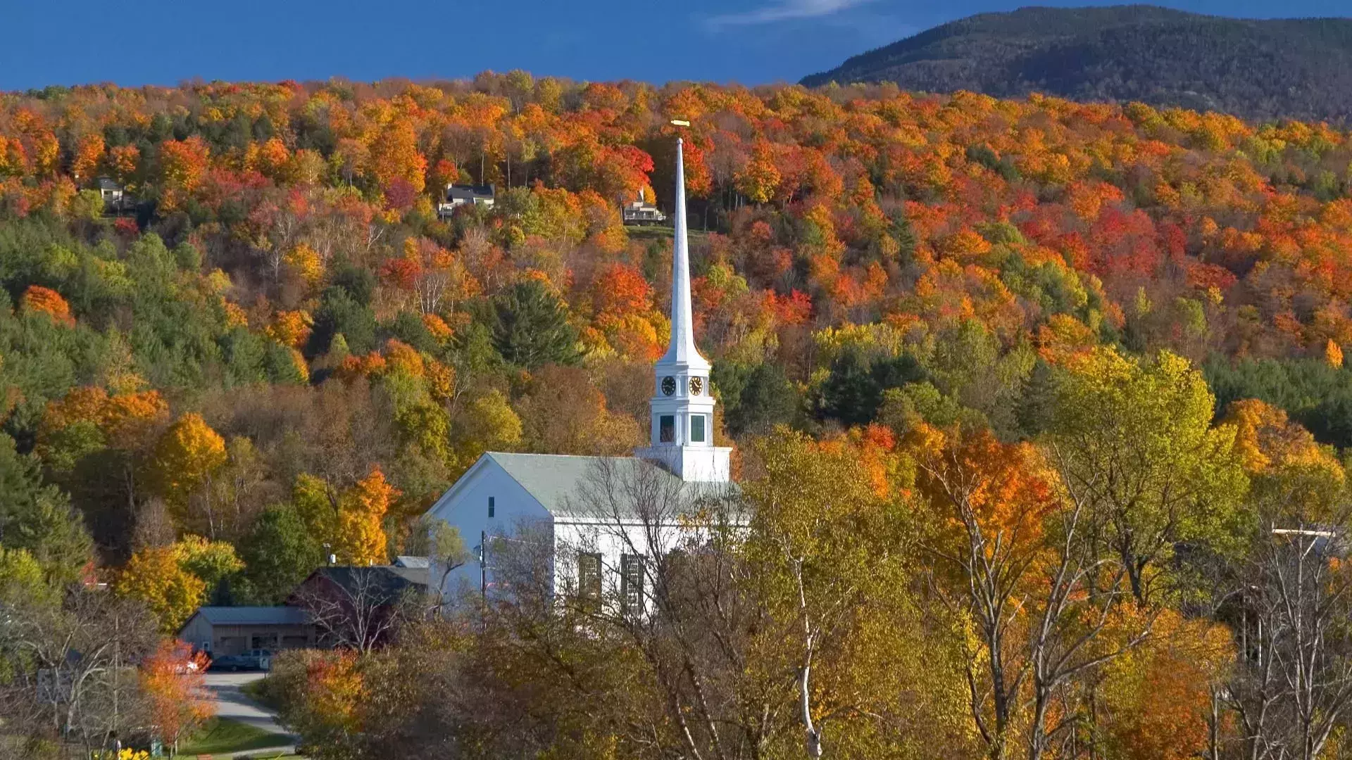Vermont chapel | Stowe vermont, Fall foliage vermont, Travel images