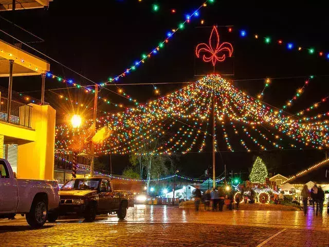 festive towns usa