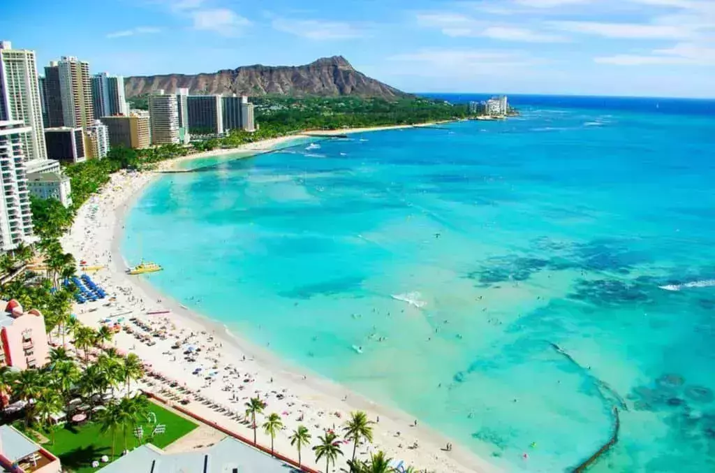 Hawaii tourism reopening