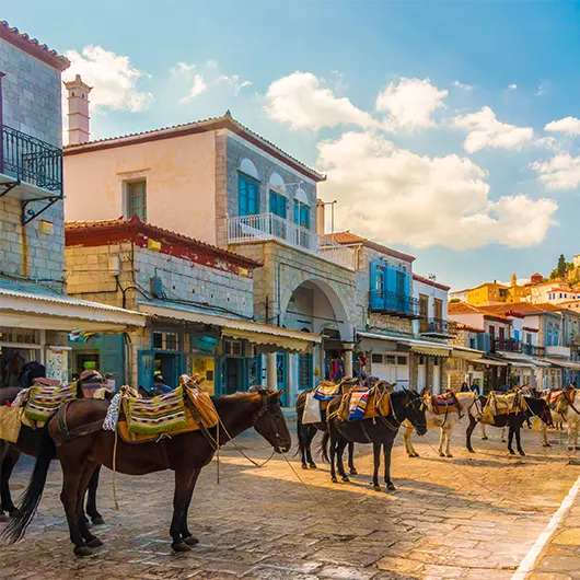 Bela vista dos Burros na ilha grega Hydra