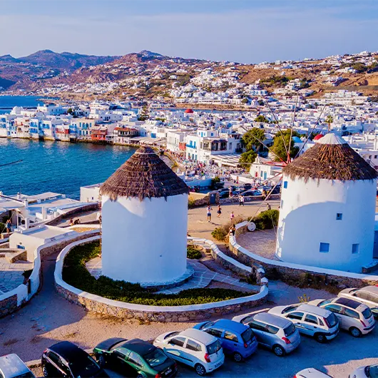Μια όμορφη θέα των ανεμόμυλων της Μυκόνου
