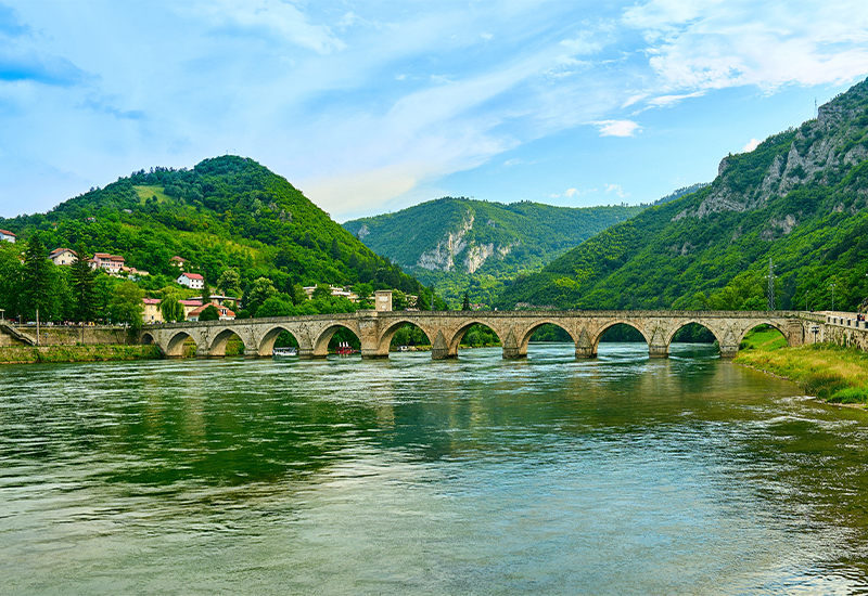 Scenic view of Mehmed Paša Sokolović Bridge