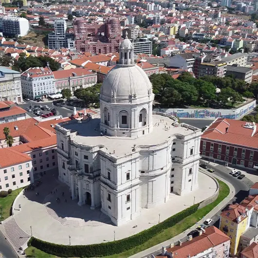 Una vista panoramica del Pantheon Nazionale