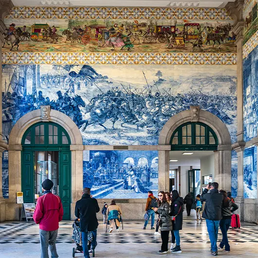 Une vue panoramique des carreaux azulejos traditionnels