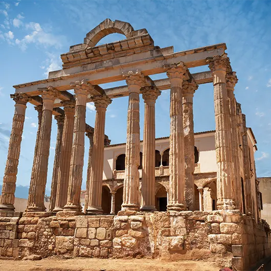 Una vista bonita de las ruinas romanas del Templo de Diana