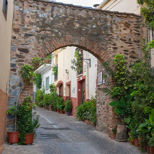 Una bella vista dell'antica Porta e Arco della Tintoria