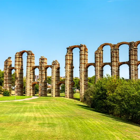 A Scenic View of Aqueduct of the Miracles