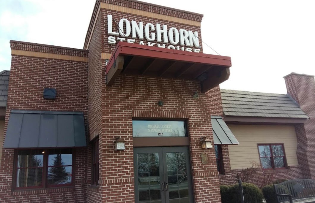
3. LongHorn Steakhouse – Williston