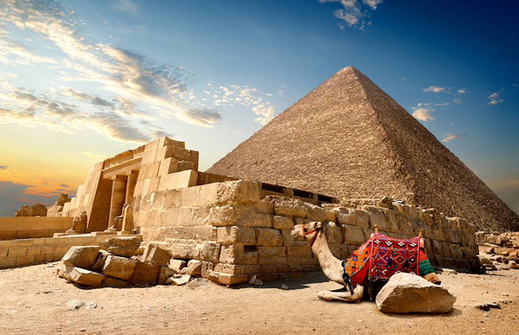 visit cairo or luxor