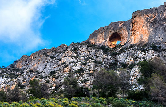 Canelobre Caves in Busot Town