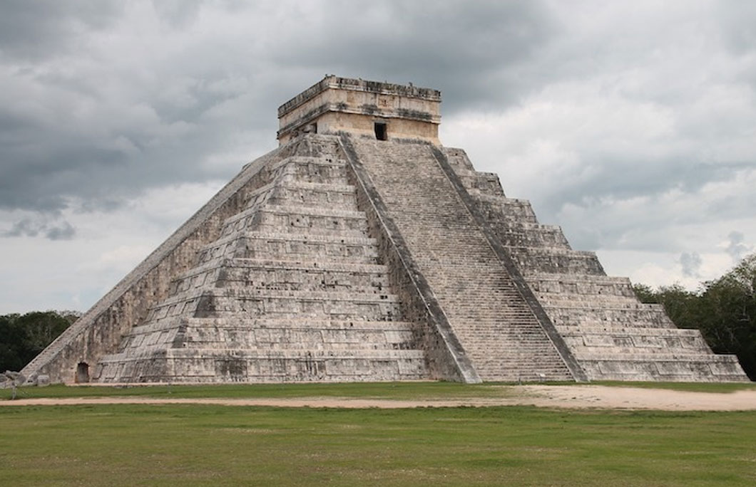 Chichén Itzá is one of the largest Mayan cities ever built