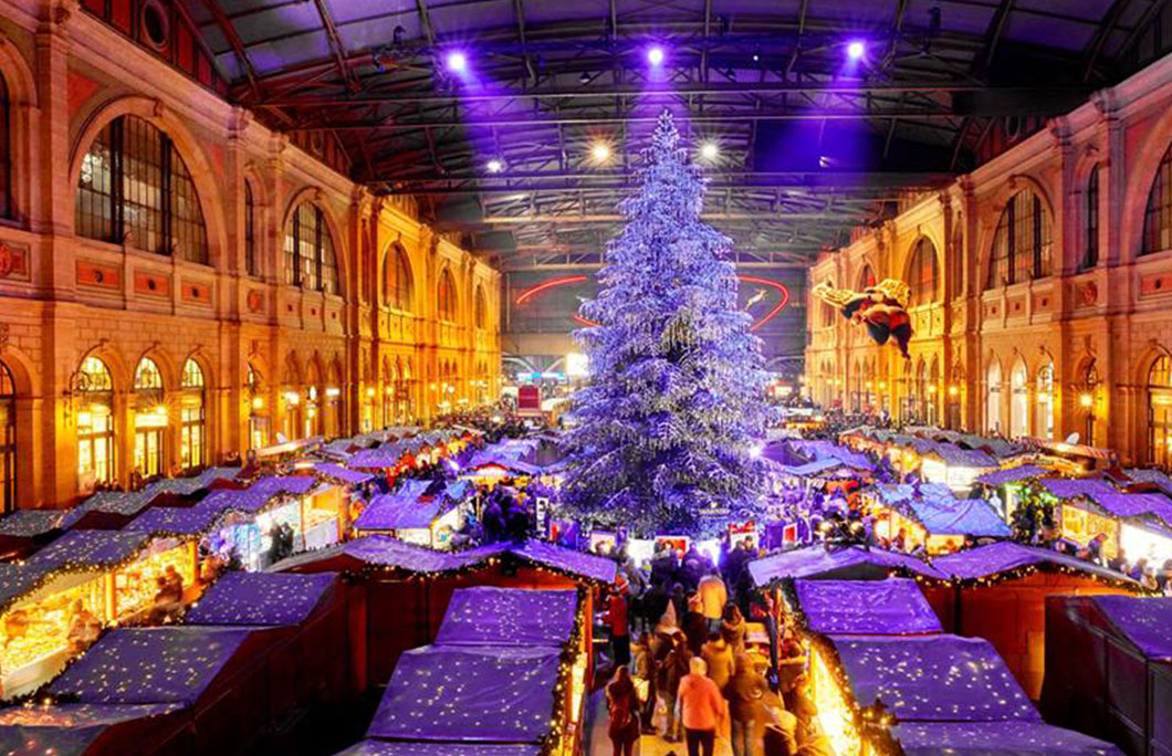 Christkindlimarkt at Zurich Main Station  Crystal christmas tree, Christmas  tree, Pretty christmas trees