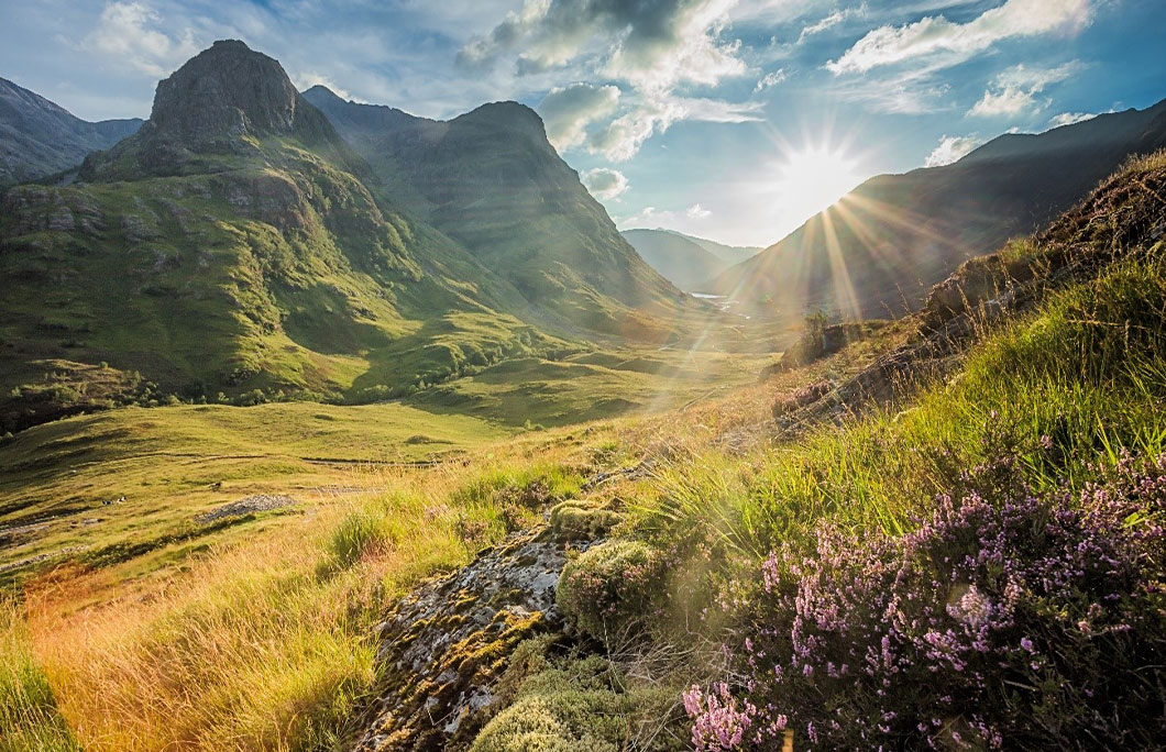 Hike through Glencoe Valley