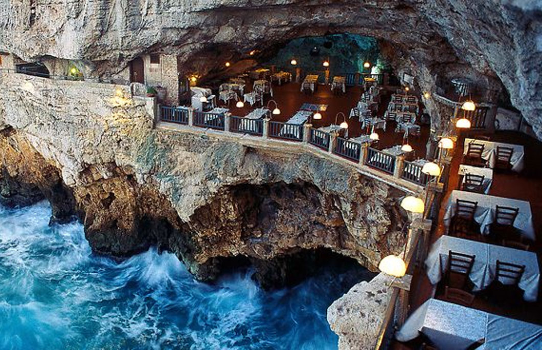 1. Grotta Palazzese – Poligano al Mare