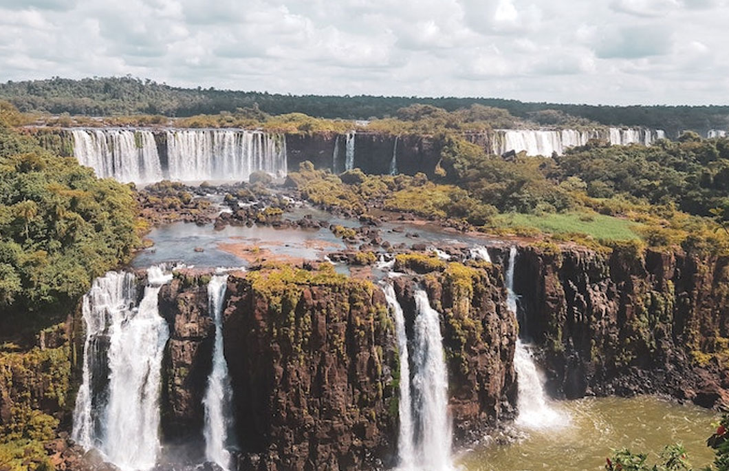Iguazu Falls are taller and wider than Niagara Falls