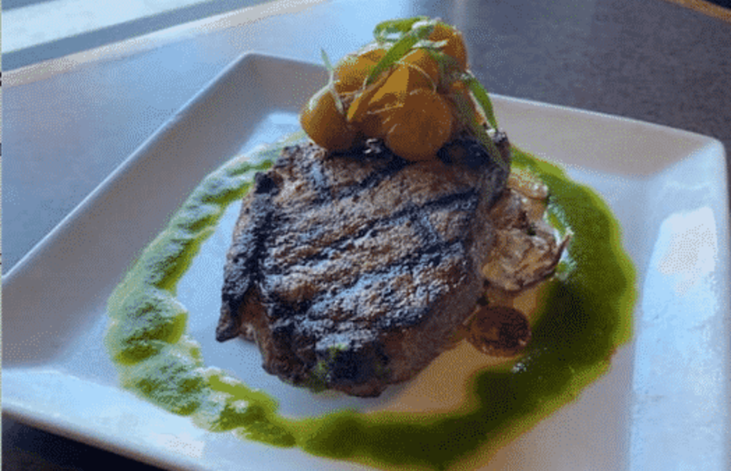6. Kahootz Steak and Ale House – Meridian