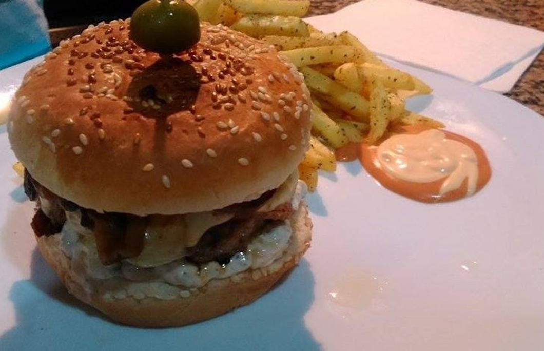 8. Álef Burger Bar – Faro