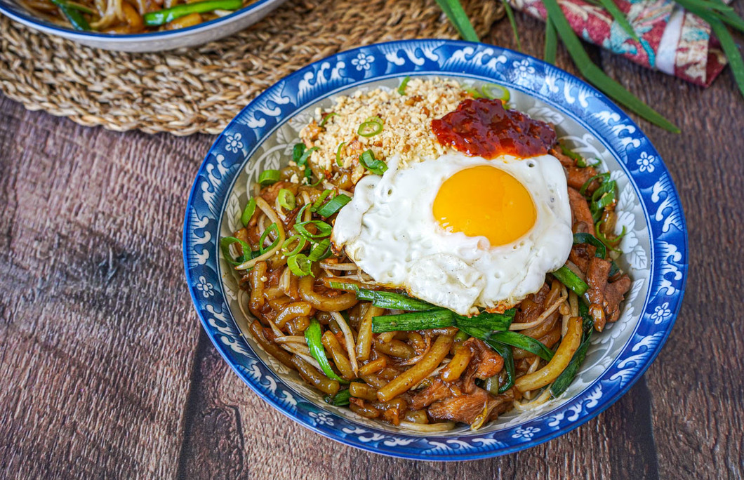 1. Lort cha – Cambodian Fried Noodles
