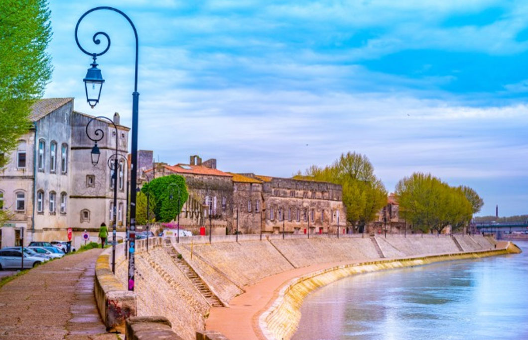 Overview – is Arles or Avignon better