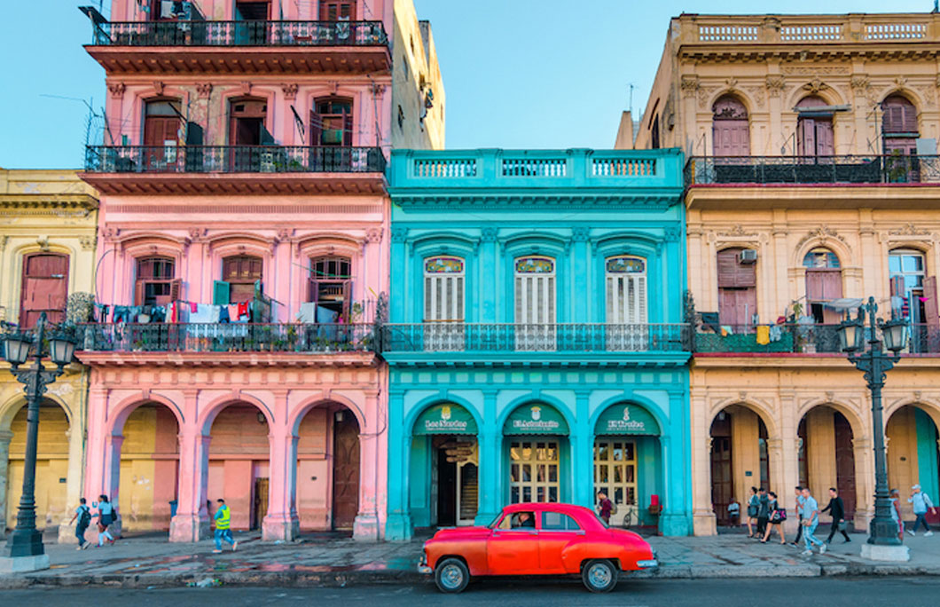 Cuba, Cuban vs Jamaica, Jamaican smoke flags placed side by side