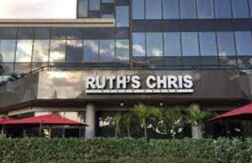 7. Ruth’s Chris Steak House – Honolulu