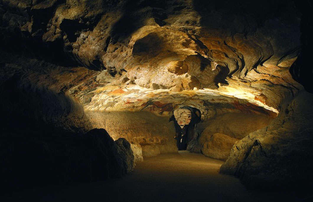 The paintings of Lascaux Cave are endangered