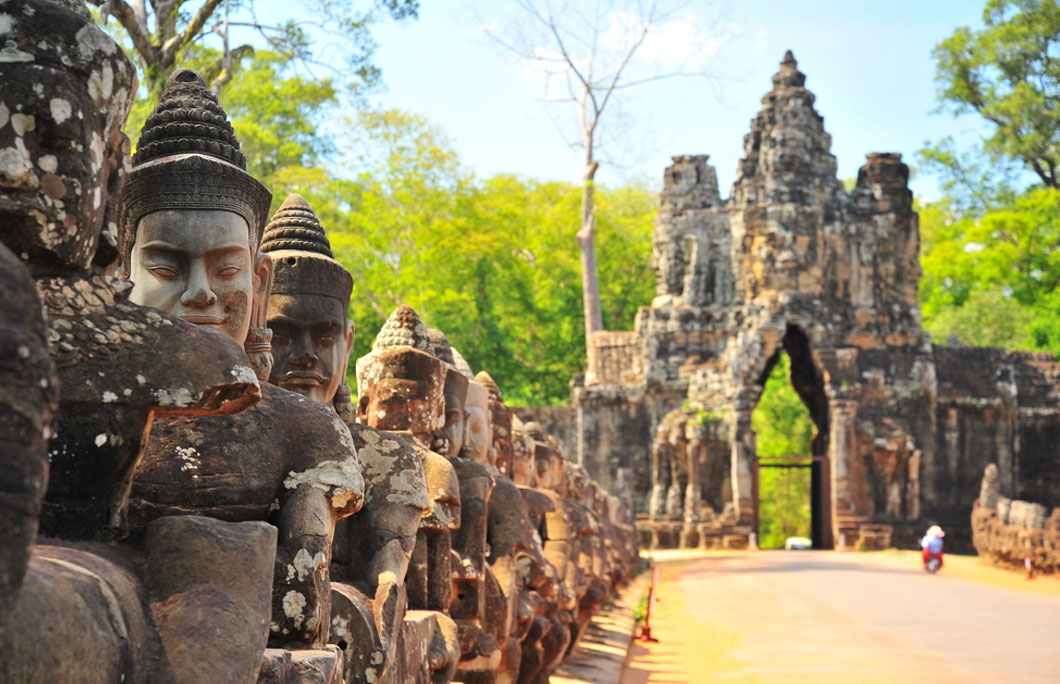 travel between siem reap and phnom penh