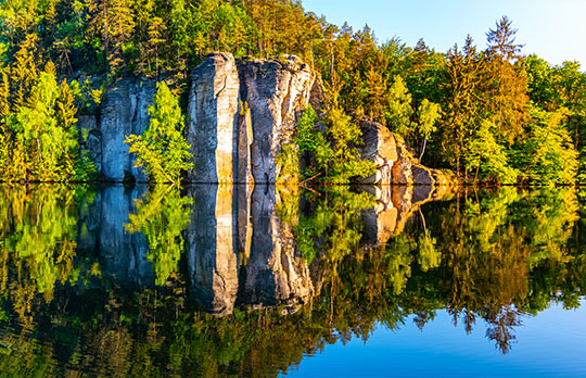 Vezak Pond