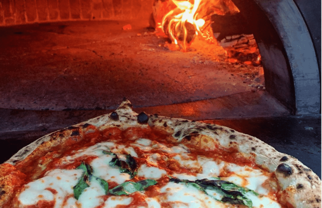 What exactly is Neapolitan pizza?